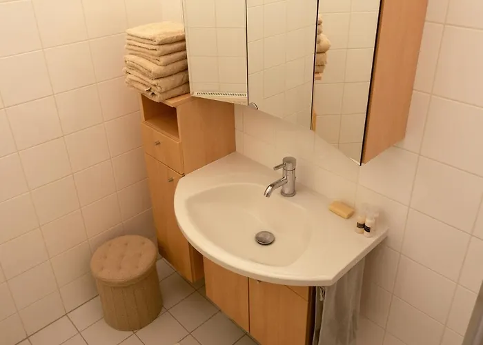 Апартаменты Luxury Near Vienna & Scs