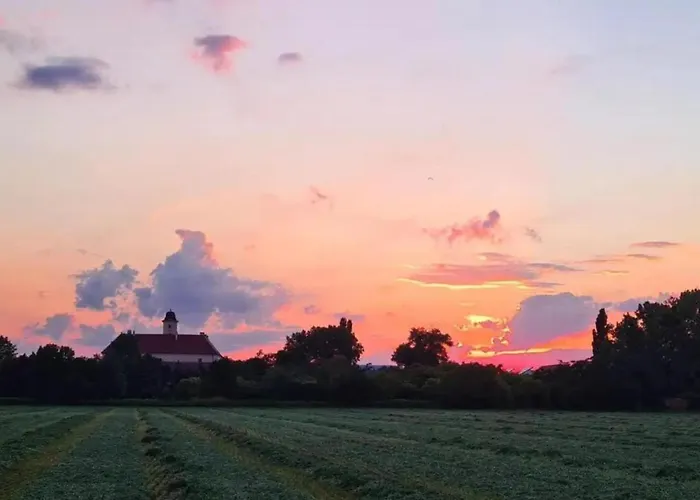 Luxury Near Vienna & Scs Апартаменты *